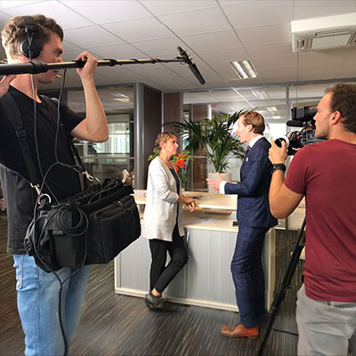 Boom operator / geluidsman tijdens Documentaire Cameracollege
